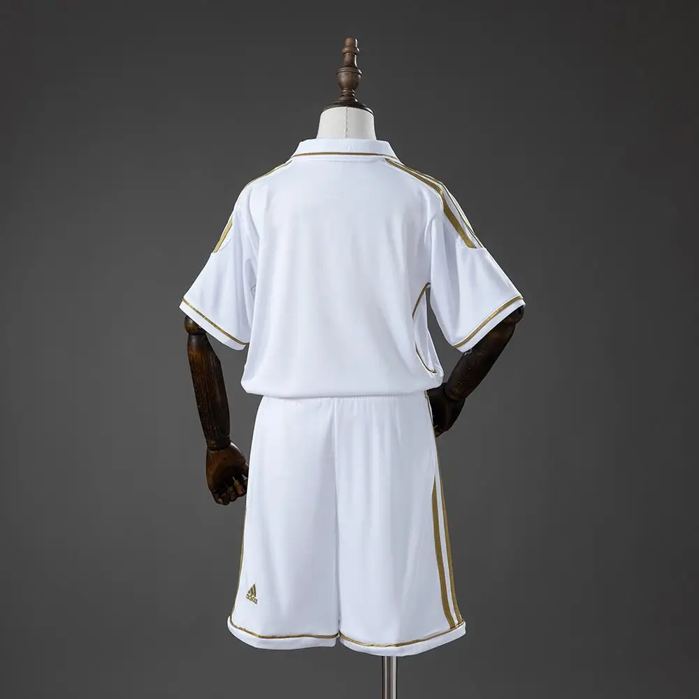Kit enfant Real Madrid Retro 2011 Domicile - Image 2